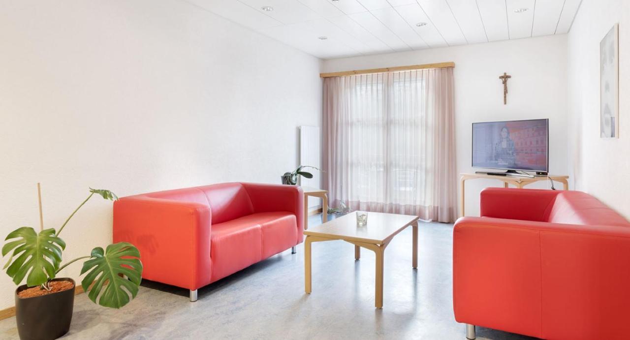 Hotel & Bildungshaus St. Jodern Visp Esterno foto
