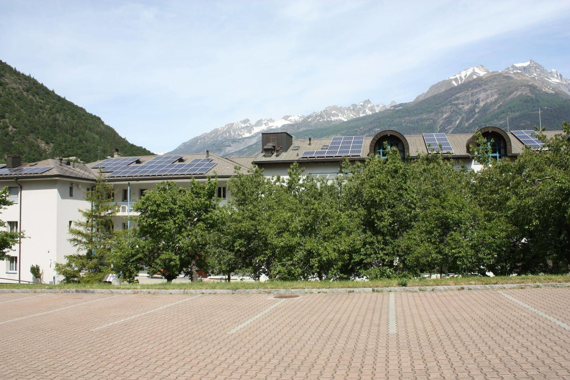 Hotel & Bildungshaus St. Jodern Visp Esterno foto